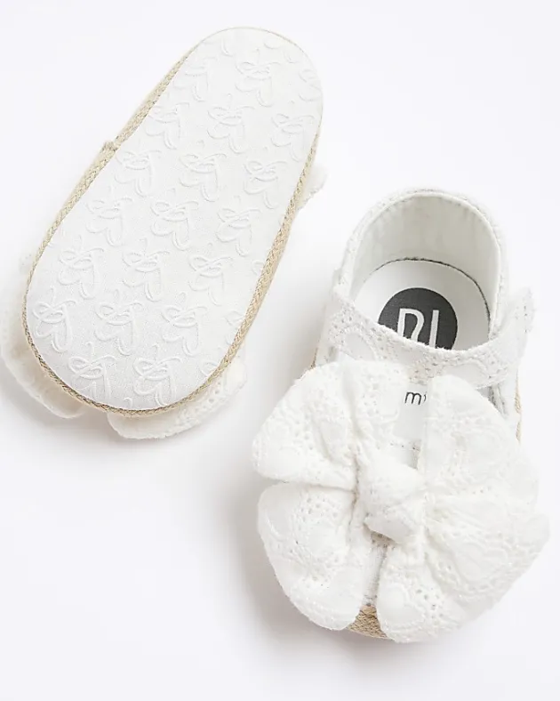 River Island Baby girls broderie bow sandals< Shoes & Boots