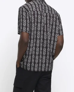 River Island regular fit crinkle arrow print shirt< Shirts