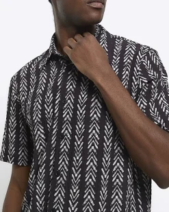 River Island regular fit crinkle arrow print shirt< Shirts