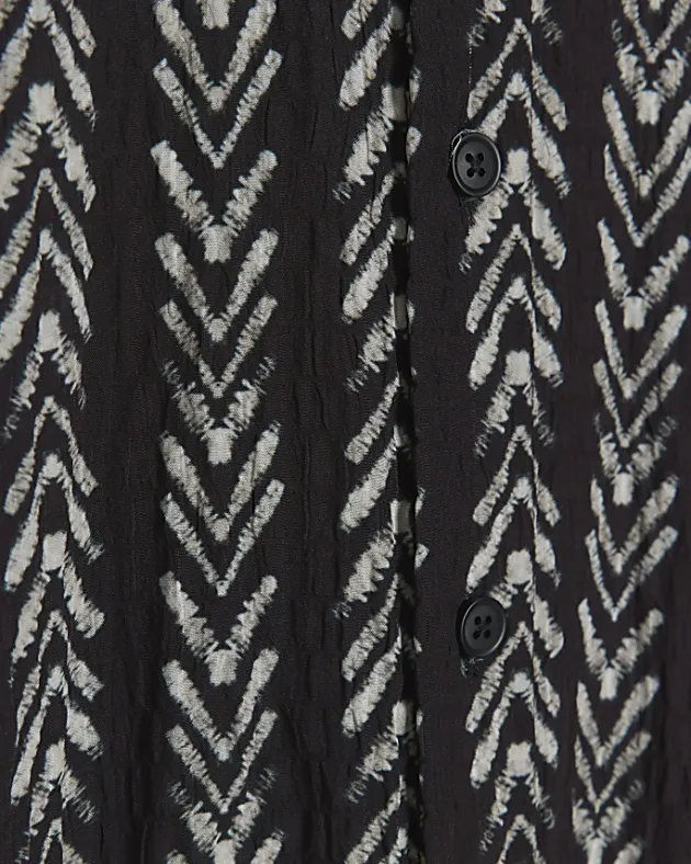 River Island regular fit crinkle arrow print shirt< Shirts