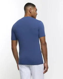 River Island muscle fit t-shirt< Essentials