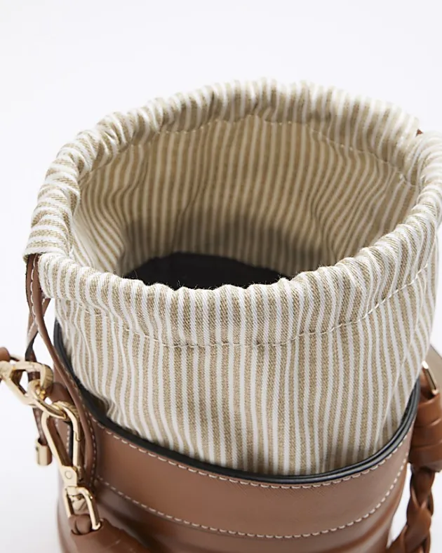 River Island bucket cross body bag< Bags, Purses & Luggage