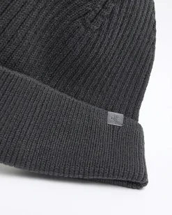 River Island Dark rib beanie< Essentials