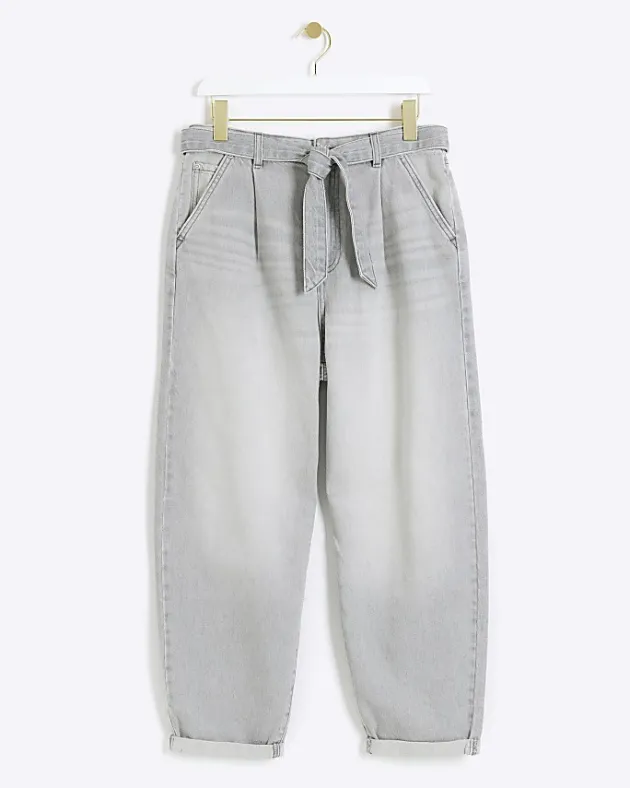 River Island high waisted belted tapered jeans< Jeans