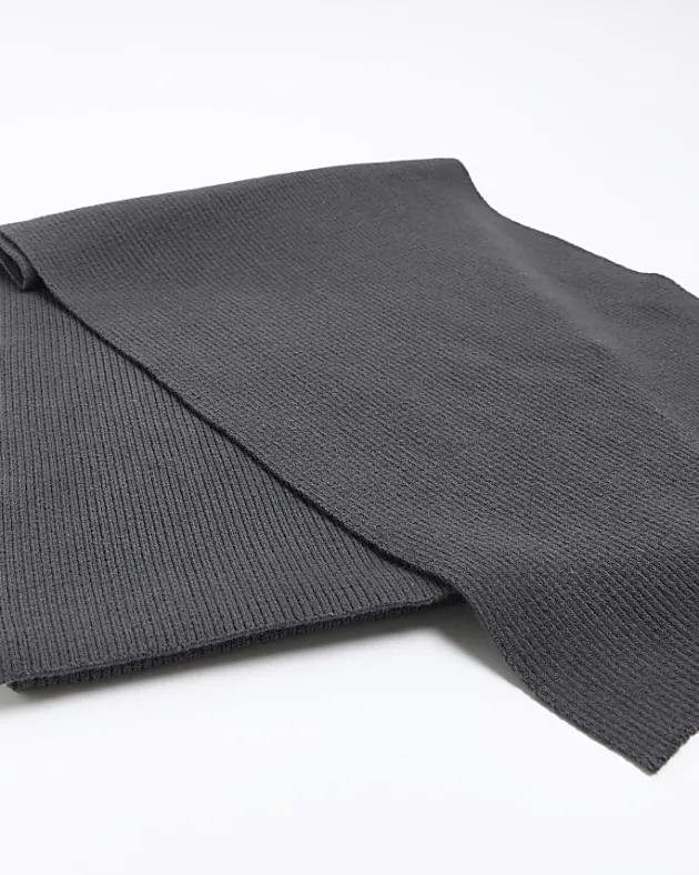 River Island knitted scarf< Essentials