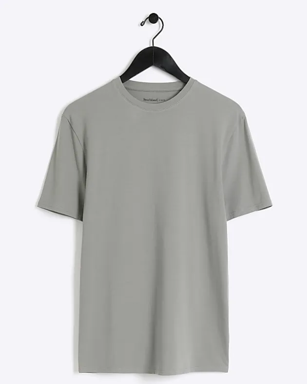 River Island muscle fit t-shirt< Essentials