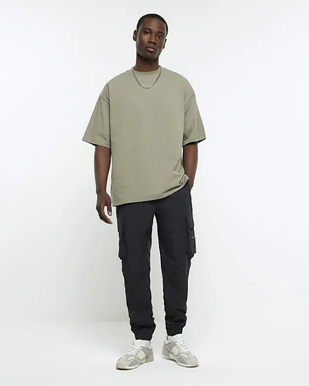 River Island RI Studio oversized fit t-shirt< Essentials