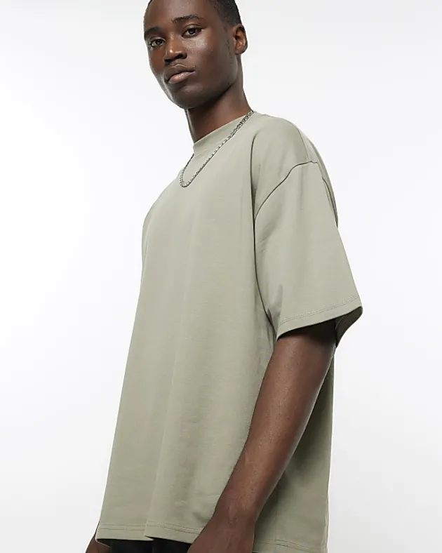 River Island RI Studio oversized fit t-shirt< Essentials
