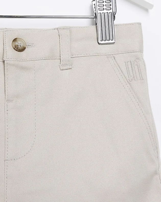 River Island Mini Boys Beige Stretch Chino Shorts< 5 - 8 Yrs