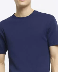 River Island RI Studio muscle fit t-shirt< Essentials