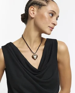River Island Silver Heart Necklace< Jewellery