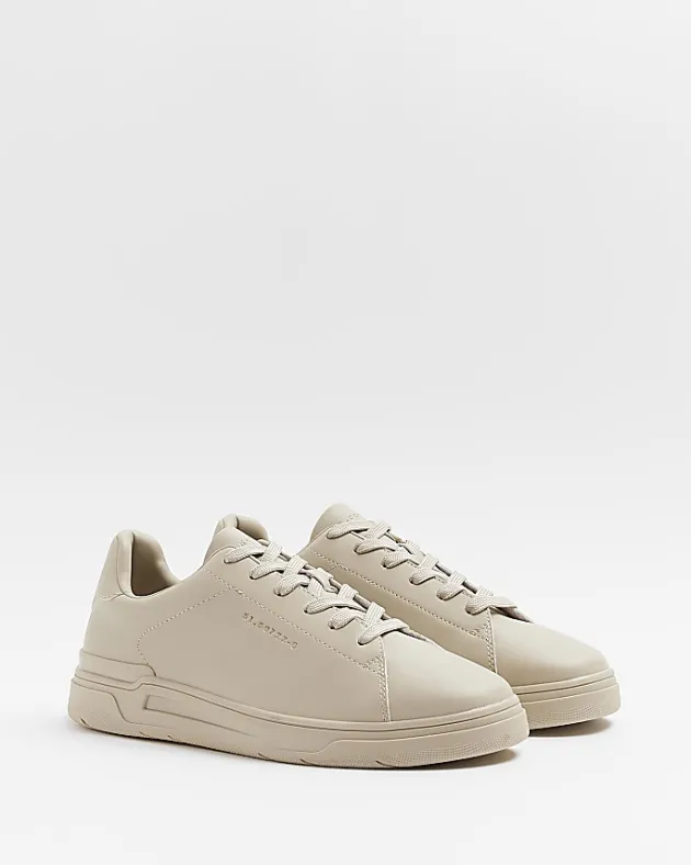 River Island lace up low top trainers< Essentials