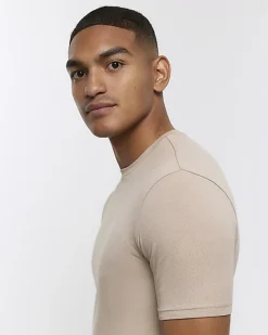 River Island muscle fit t-shirt< Essentials